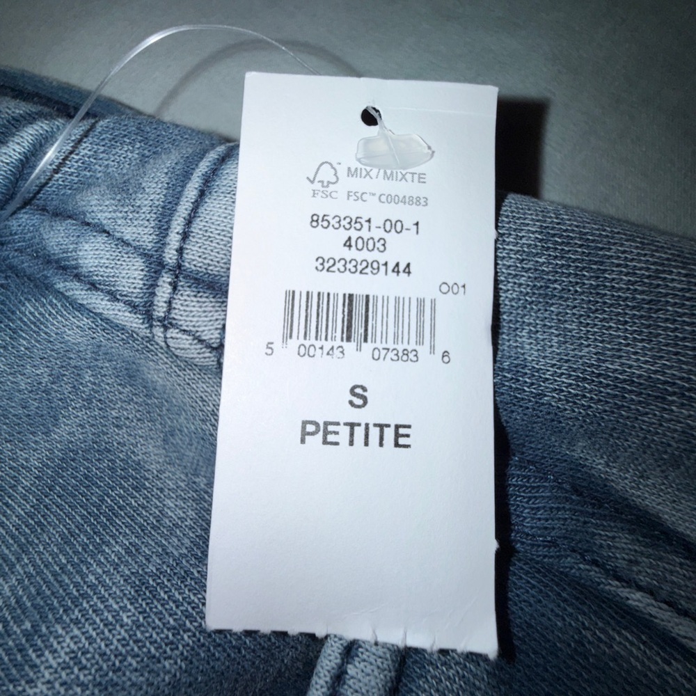 NWT GAP Sold out online Viral Barrel Sweatpant Jeans. Size SMALL PETITE. - Picture 2 of 13